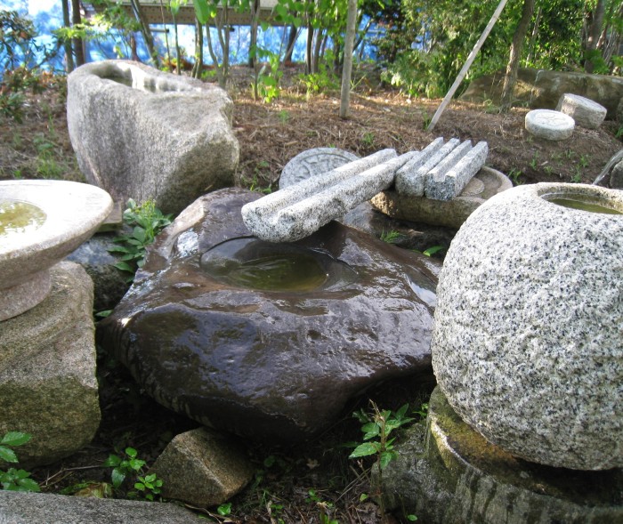 自作水鉢石樋 (2)